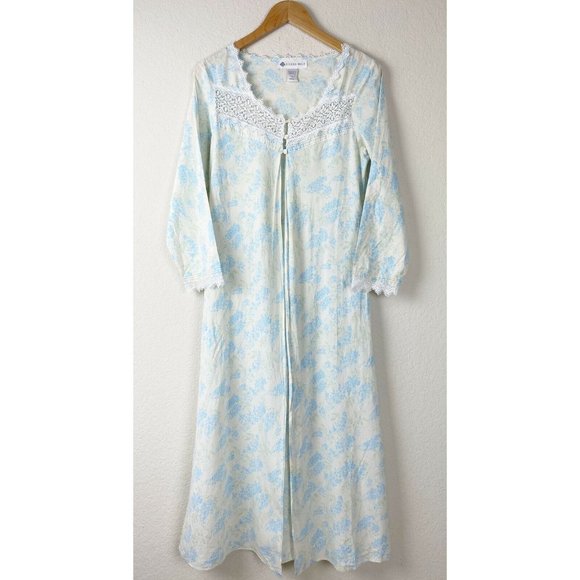 Eileen West Other - VINTAGE EILEEN WEST Women Size Small Blue Floral Robe Sleep Nightgown Lace Trim